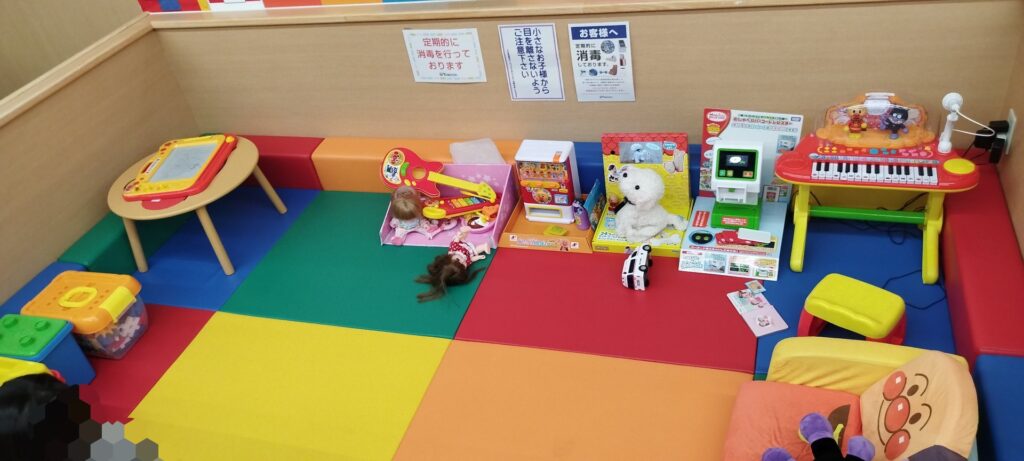ヤマダ電機久喜菖蒲店の無料でおもちゃで遊べるキッズスペース